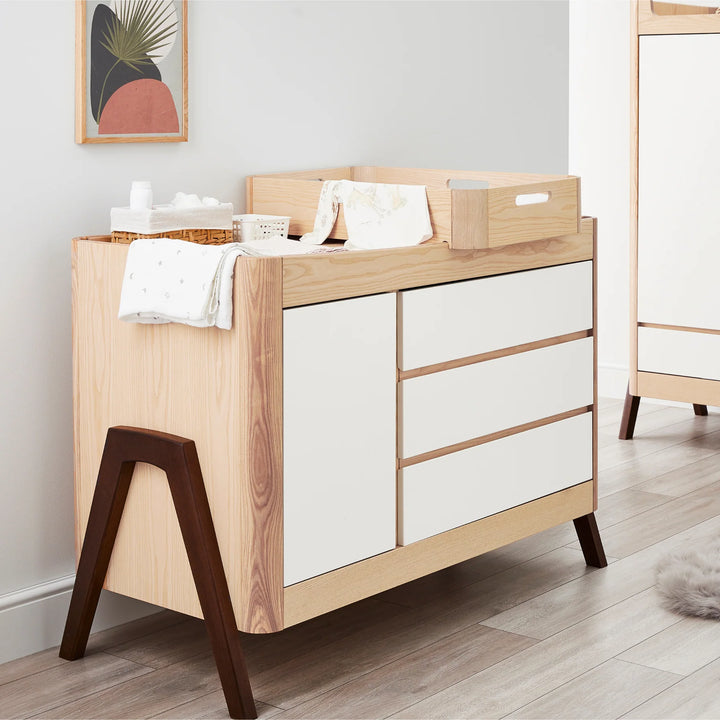 Hera Dresser