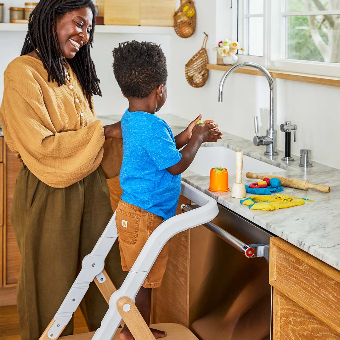 Ergobaby Kitchen Helper - Natural / White